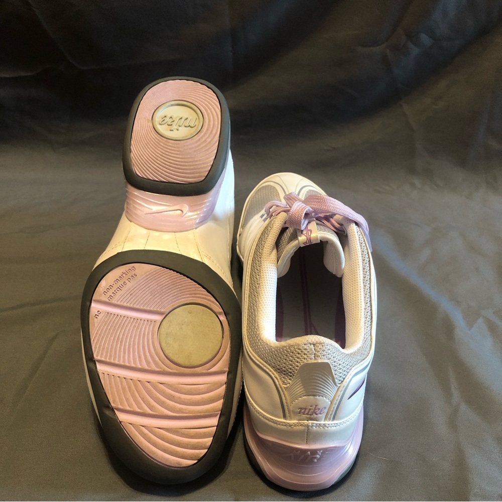 Vintage Nike Sneakers - Picture 6 of 7